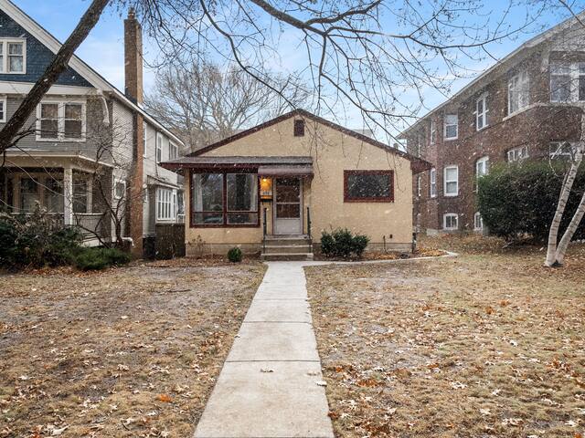 Cozy Home on Convenient Summit Ave gallery image 5