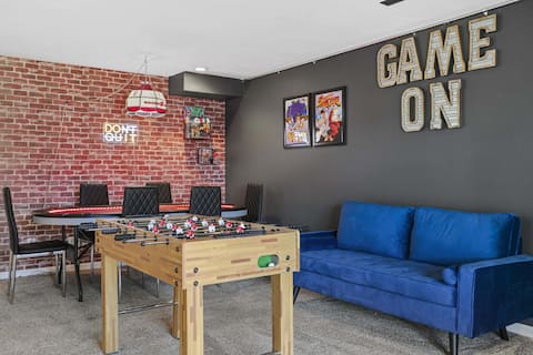Hot Tub - King Suite - Game Room - Large Groups