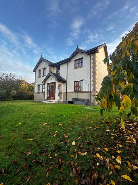 Scenic detached 3 bedroom house