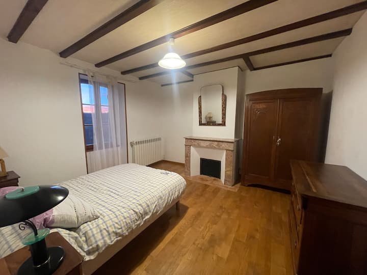 غرفة النوم 1 في البيت الرئيسي 