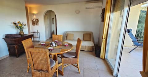 Successful Airbnb property: T2 55 m² - Unobstructed view - Beach 10 min walk in L'île Rousse