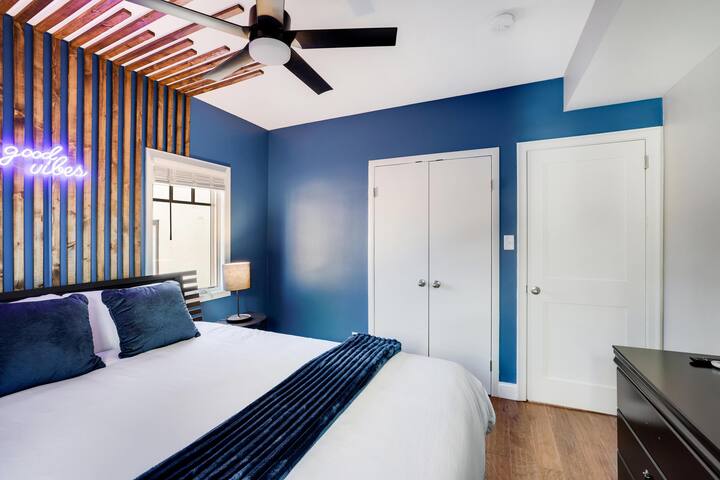 Luxury 5-BDR Mins from Dtwn Mpls gallery image 4