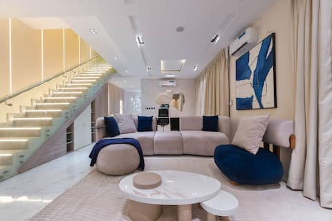 Luxury Lagoon View Penthouse