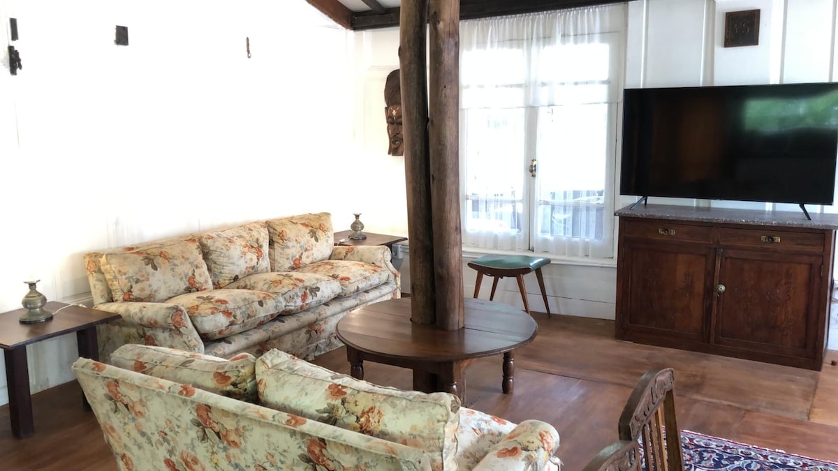 Successful Airbnb property: Beautiful cabin in Playa Hermosa, 100 meters from the sea in Playa Grande