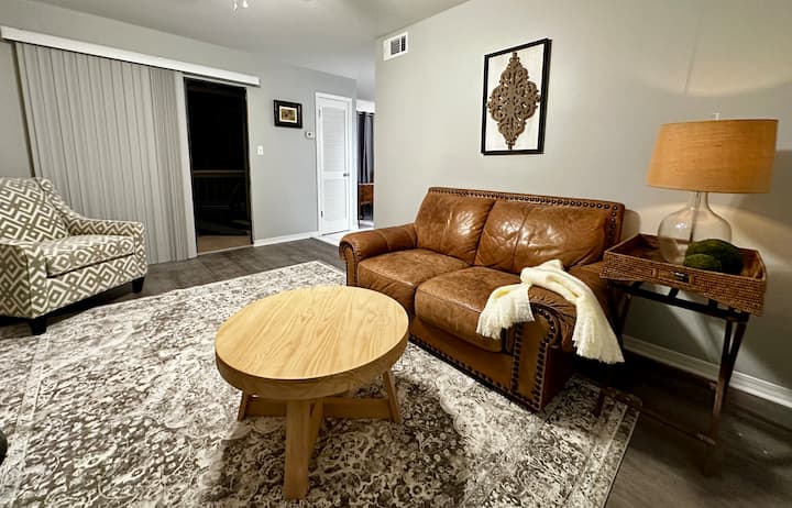 Suite Spot At The Forester - Daphne, AL