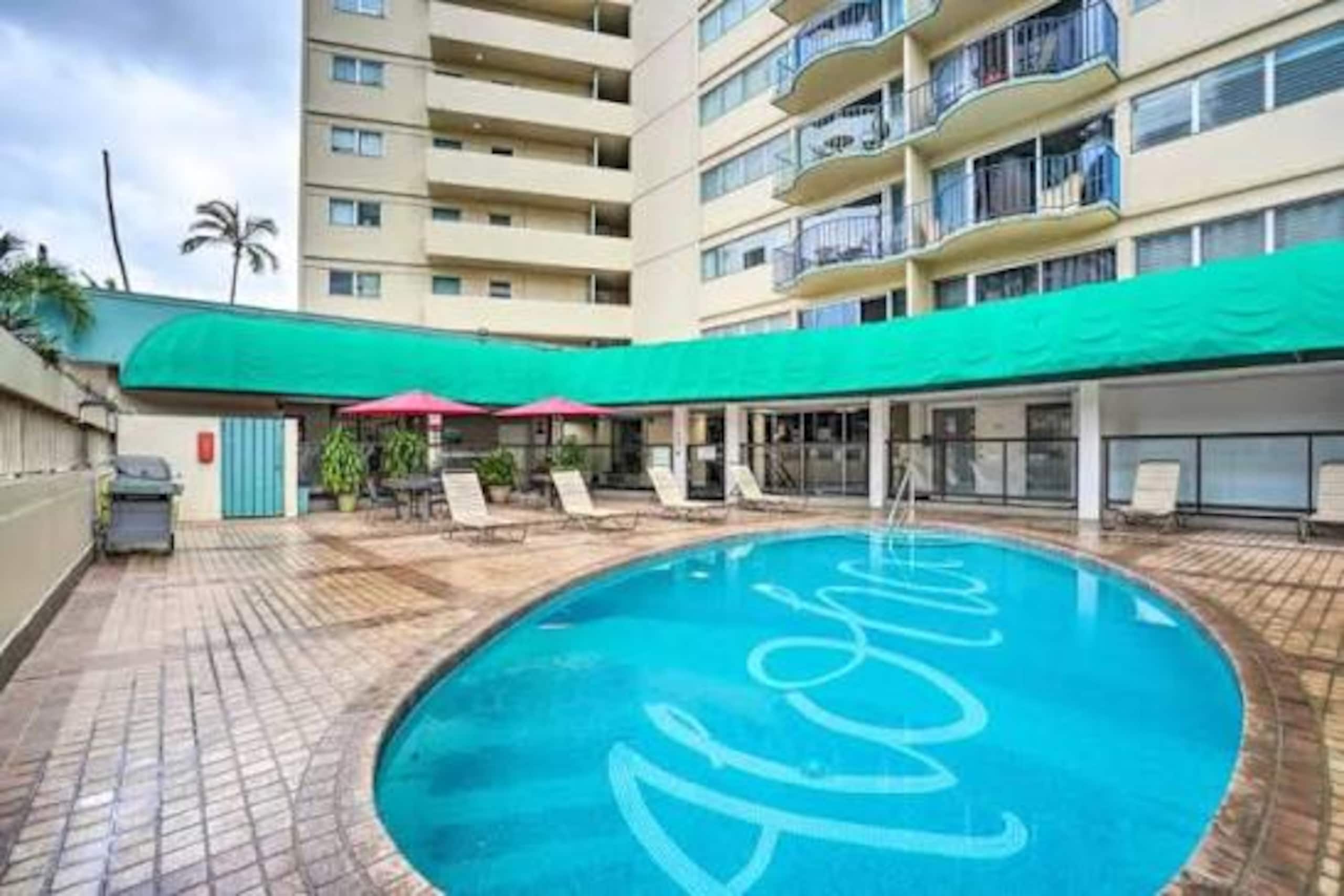 Waikiki 2-bedroom FREE parking/kitchen 207 - Image 23