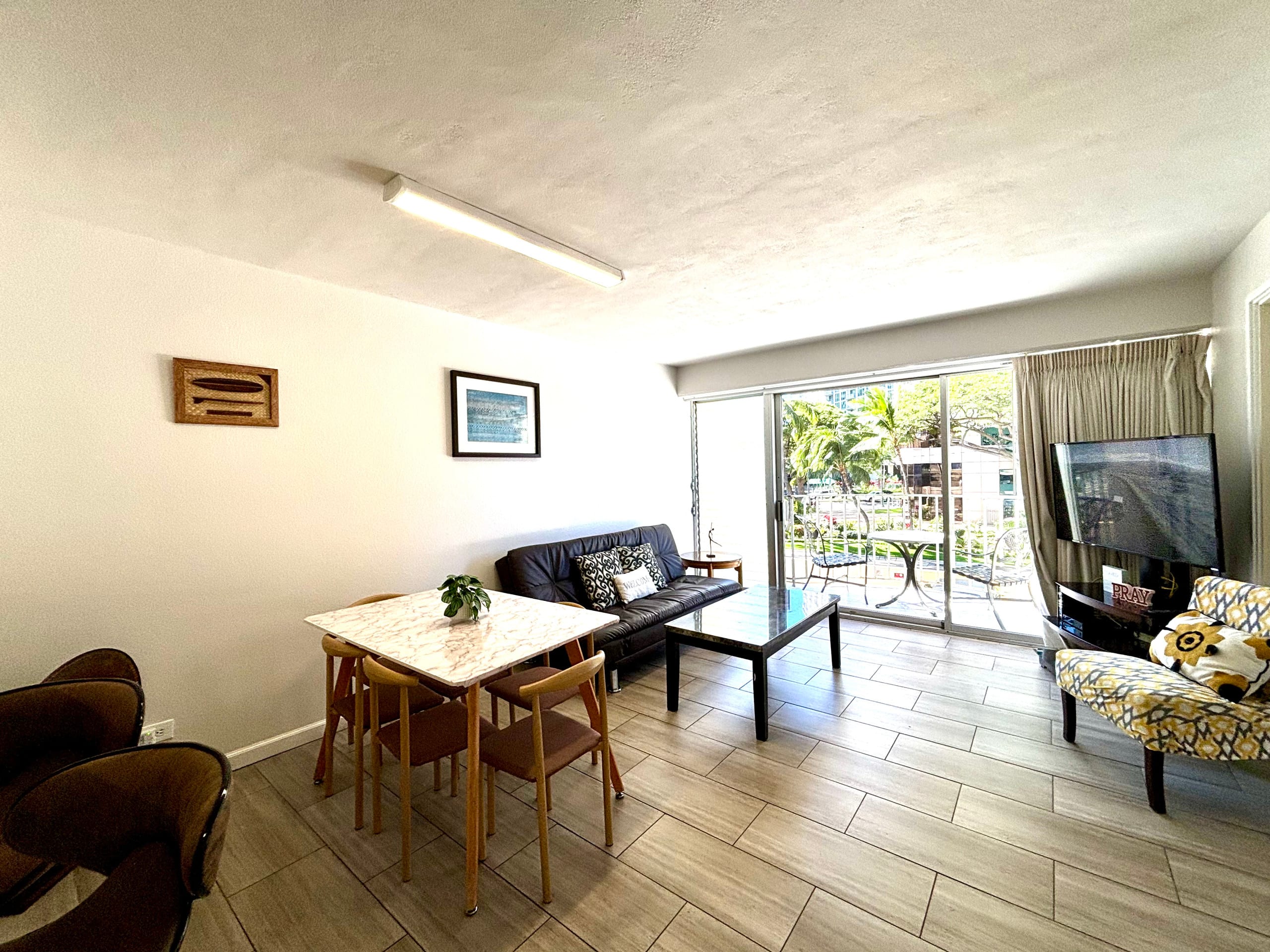 Waikiki 2-bedroom FREE parking/kitchen 207 - Image 4