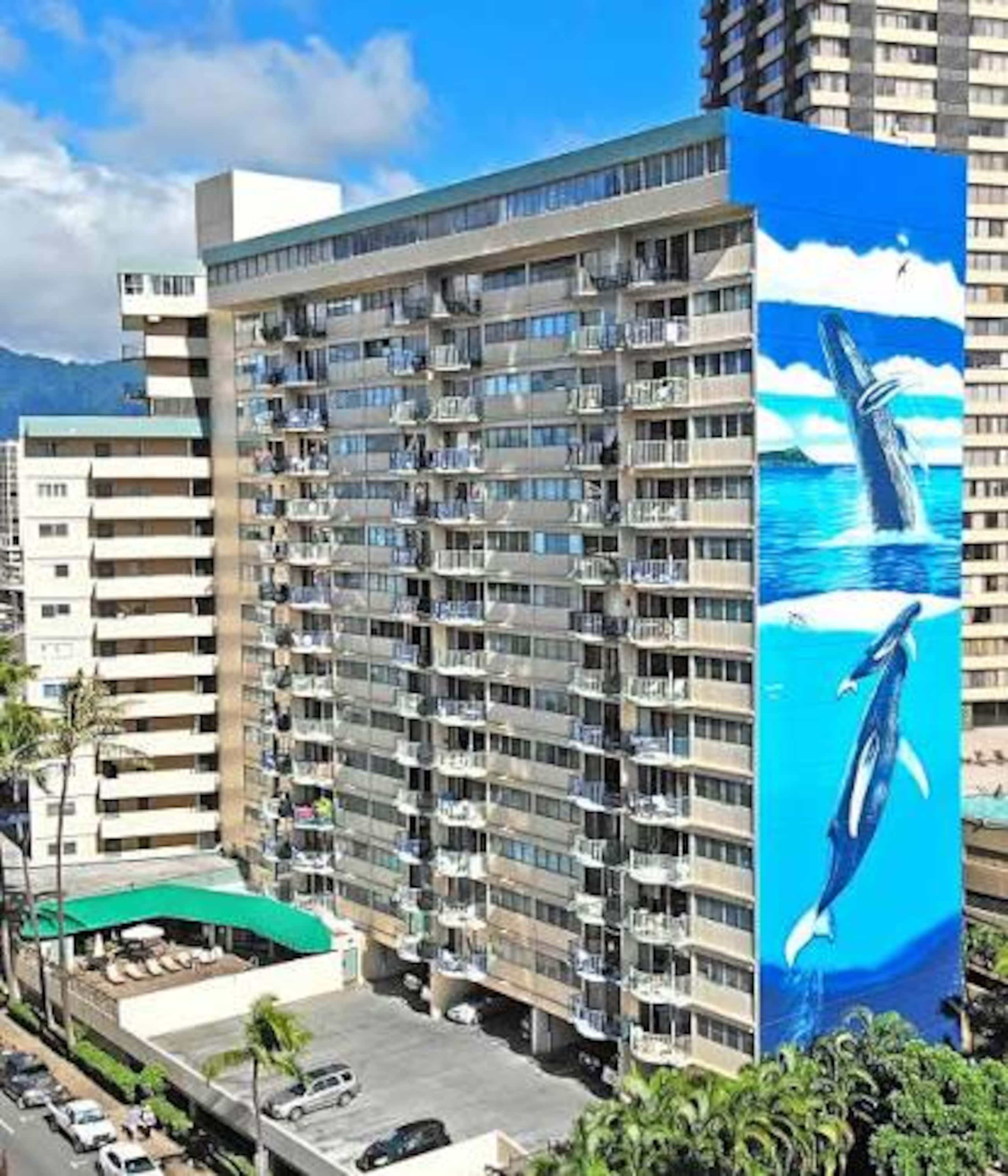 Waikiki 2-bedroom FREE parking/kitchen 207 - Image 22