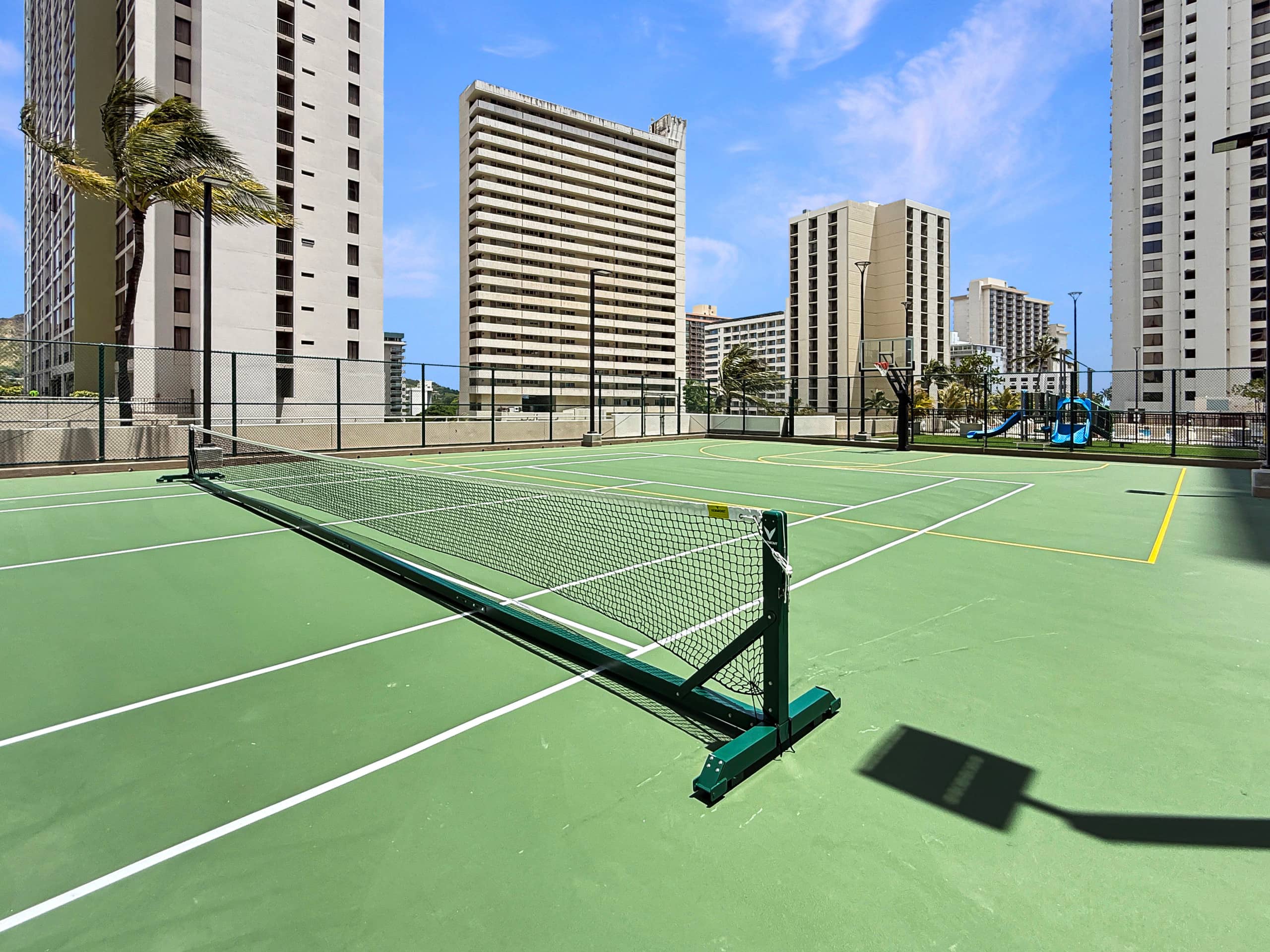 Condo in Honolulu · ★4.91 · 1 bedroom · 3 beds · 1 private bath - Image 35