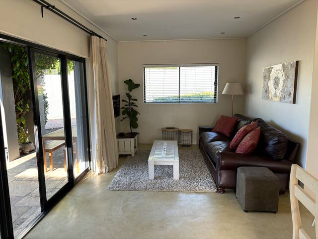 Cottage in security Estate with tennis court gallery image 3