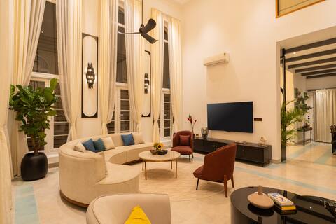 Garden: 3-BHK W/ Garden, Pool & Jacuzzi