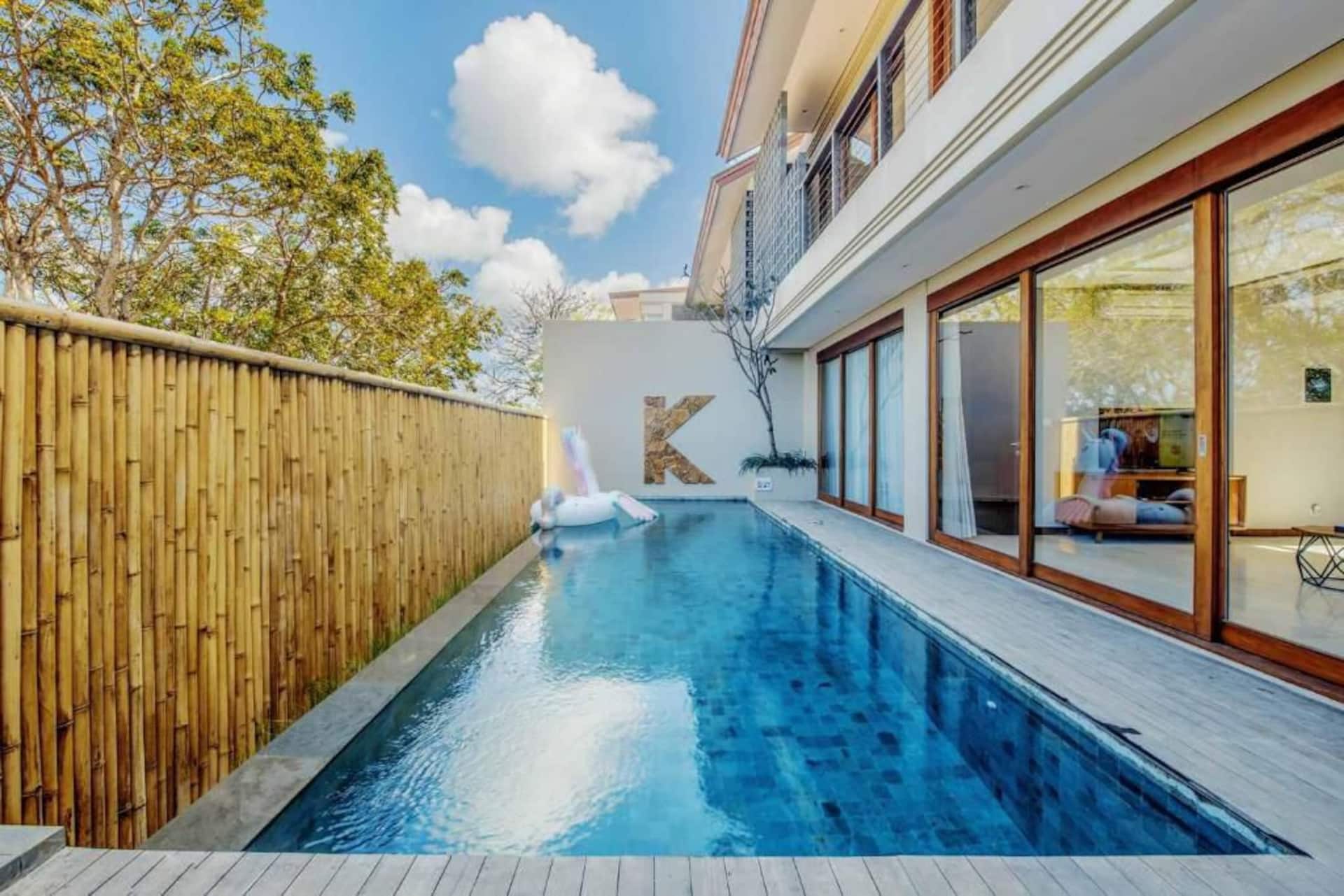 Spacious Coastal Retreat 3 Bedroom Private Villa in Nusa Dua 2