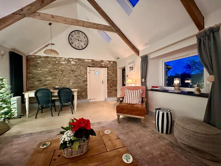 Stunning Summer Cottage- Little Haven - Little Haven