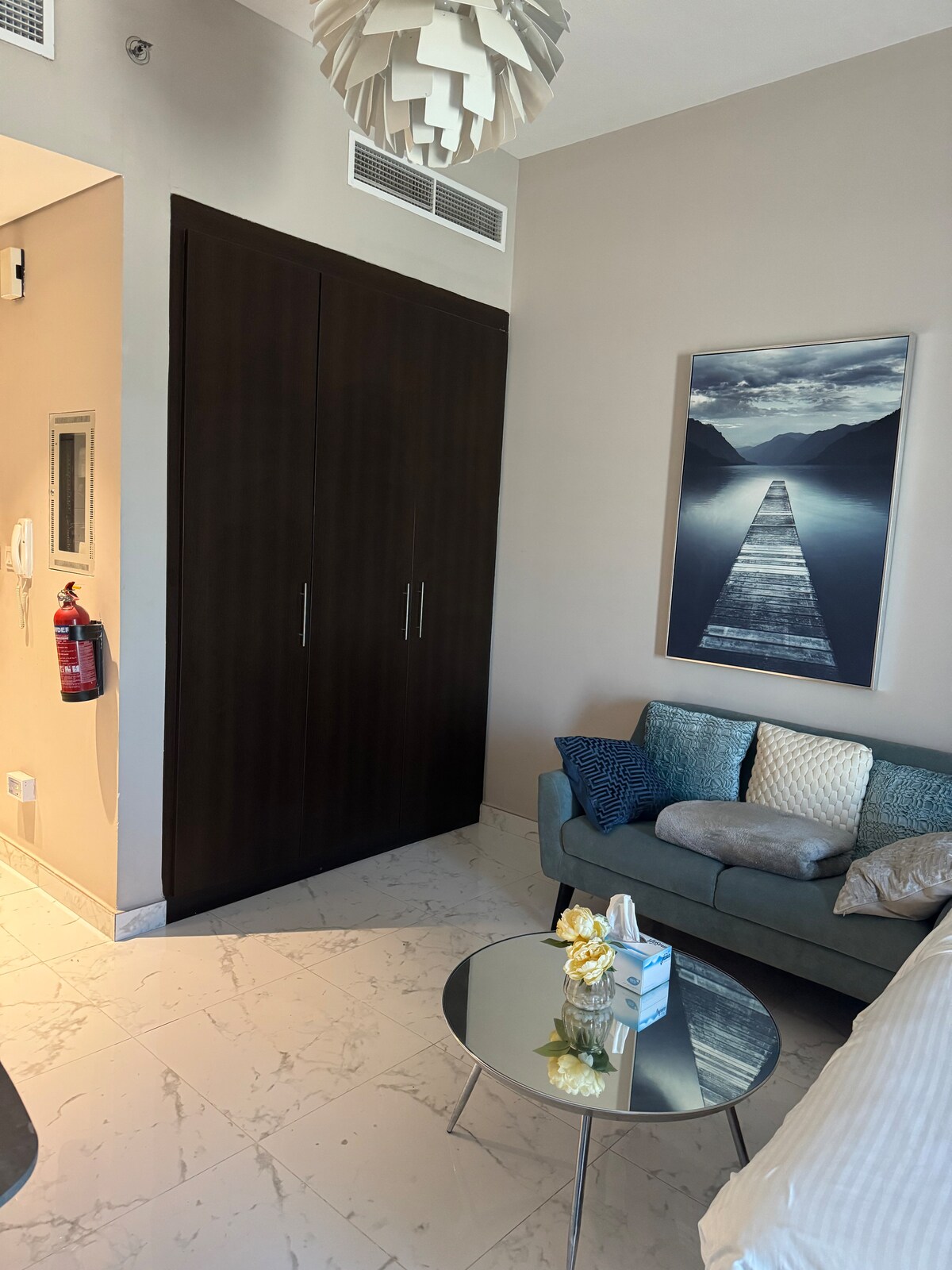 Top performing Airbnb: Cute little studio in Madinat Al Mataar