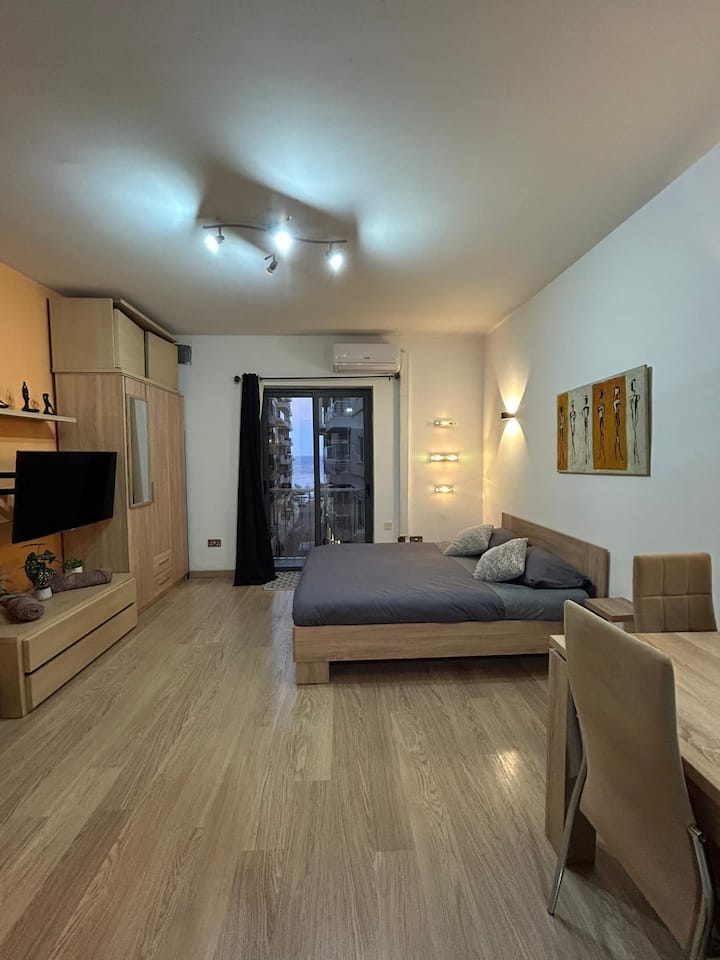 Seafront Studio In Sliema - Malta