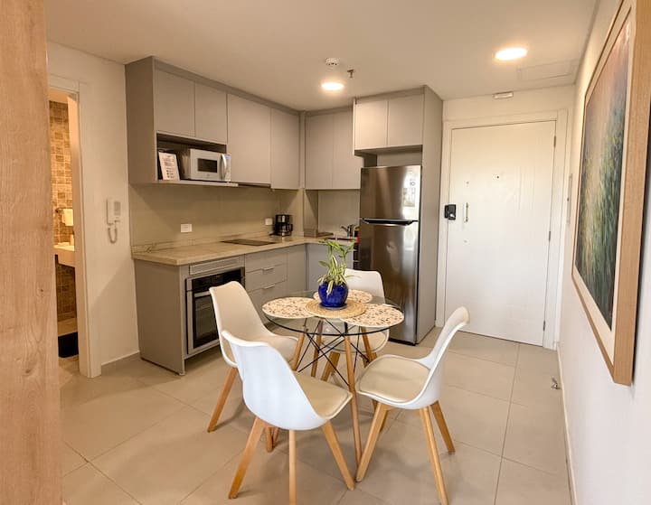 Loft Con Balcón Y Garage A Minutos Eje Corporativo - Paraguai