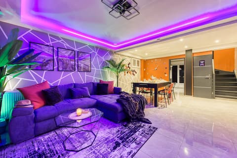 The House of the World-Piscine-Paris-Disney-CDG