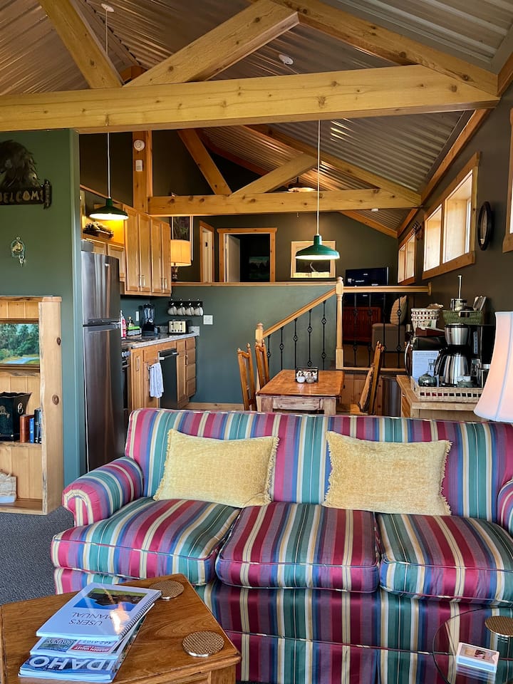 Heart Haven Farm
  Barndominium
3br/2ba
5 Beds - Garden Valley, ID
