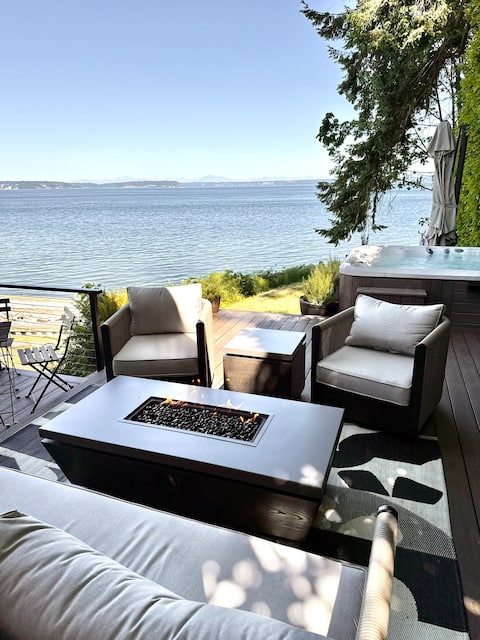 Beachfront | Hot Tub | 3 Kings | Seattle Views