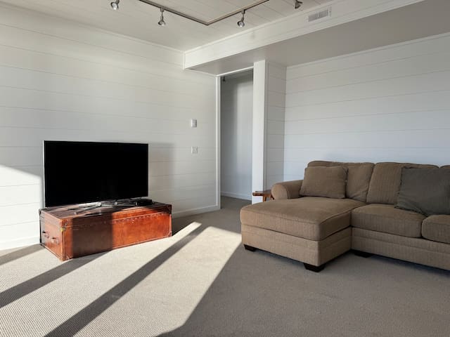 The Vesuvius – Oceanfront Home gallery image 2