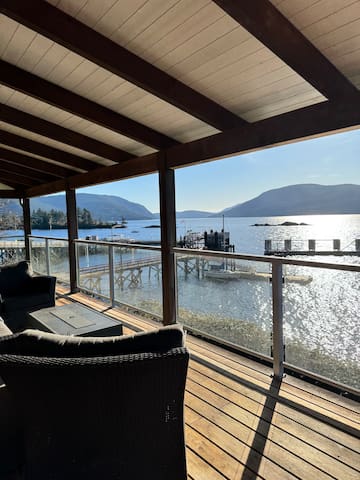 The Vesuvius – Oceanfront Home