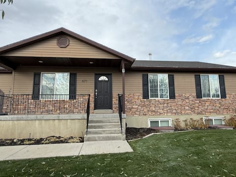 Hot Tub/ Theater/game Room sleeps 16