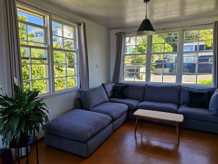 Treehouse With Seaview - Wellington