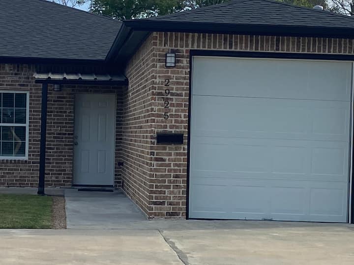 Safe Quiet. 30 Days Plus. 3 Beds $45 Each Daily. - Beaumont, TX