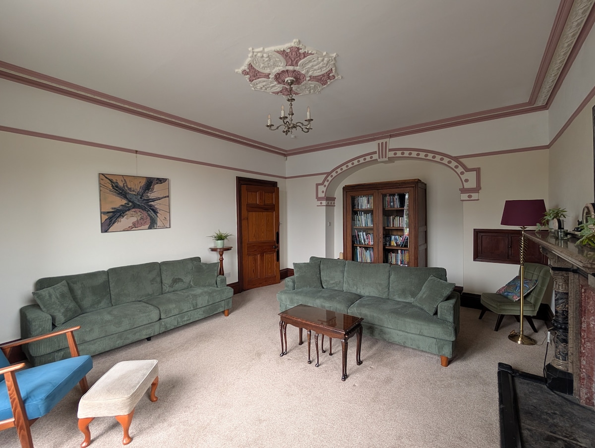 Popular Airbnb listing: Spacious but cosy Victorian Home with large garden in Kendal