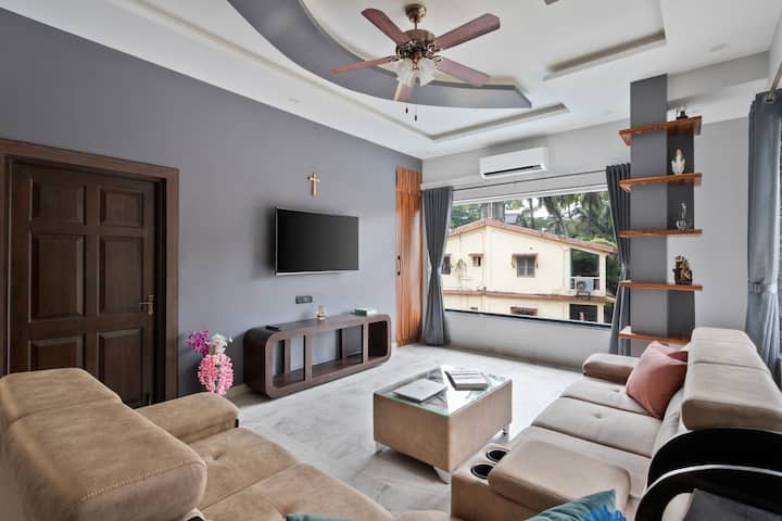 Living room image 3