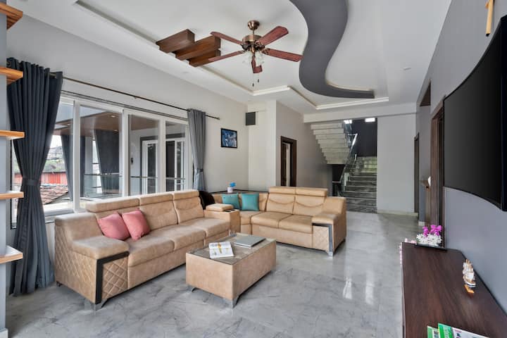 Living room image 8