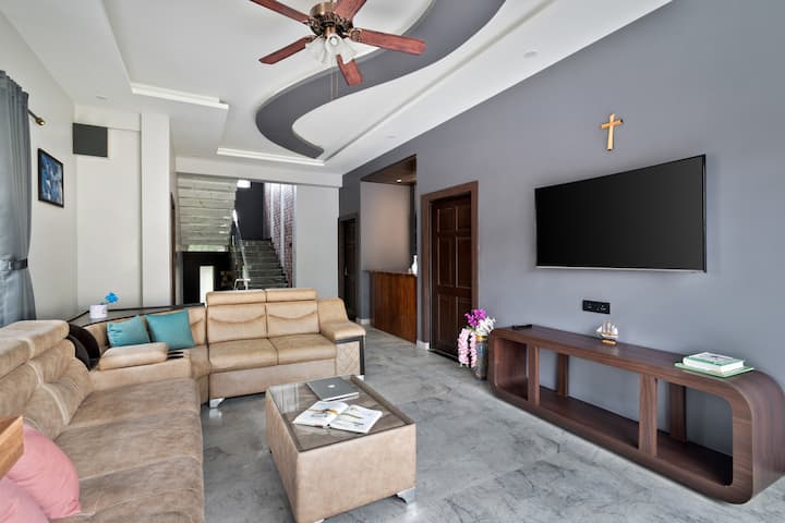 Living room image 4