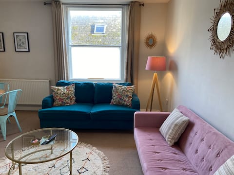 Top Airbnb: No. 3, apartment in the heart of Bridport, Dorset in Bridport