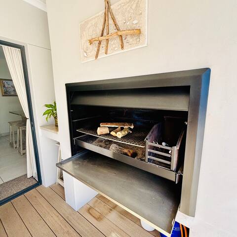 Family Beach House & Pool gallery image 4