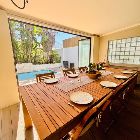 Family Beach House & Pool gallery image 2