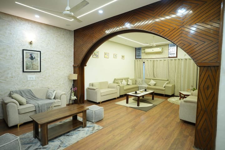 Luxurious Villa - Chandigarh