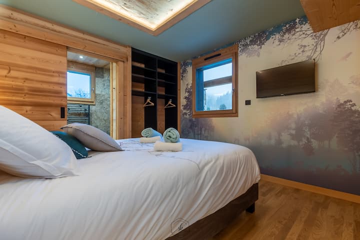 Летна соба со поглед на планина 