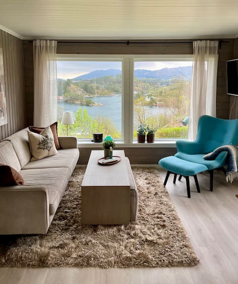 Cozy cottage by the sea