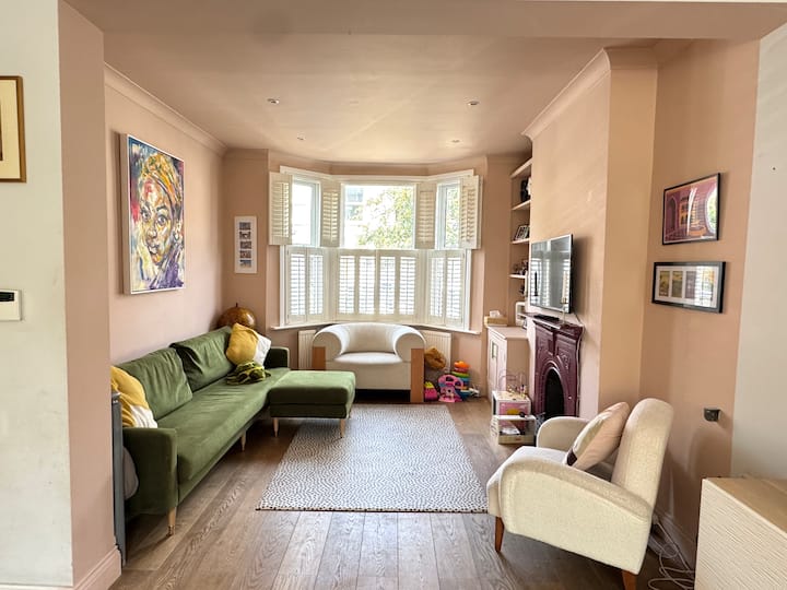 Beautiful Townhouse In Nw London Great Location - London