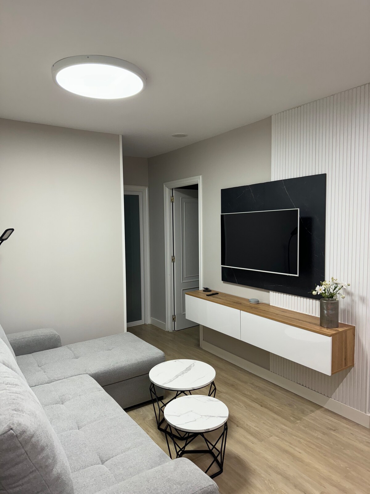 Popular Airbnb listing: “The Vigo Lamp Post” in Vigo