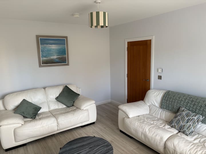 Modern Enniskillen Retreat – In Prime Location - Enniskillen