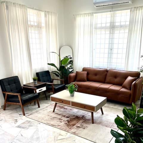 Cherita Homestay (8-10 Pax, 4R 3BR, Fully Aircond)