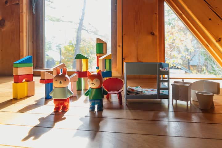 Riverside Loghouse｜平川沿いの広い庭、四季を楽しむ大型ログハウス