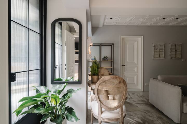 Apt E. Welcome to long Stay. gallery image 2