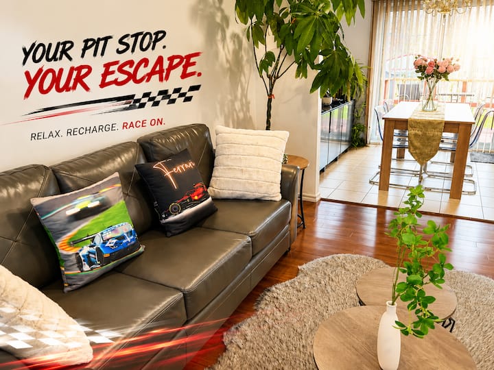 Stylish F1 Stay Near Mtl | 3br/2ba + Ample Parking - Montreal