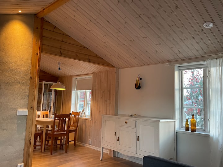 从沙发区域朝向厨房