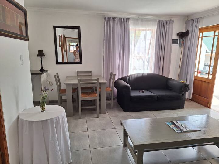 Karoo De Rust Cottage - De Rust