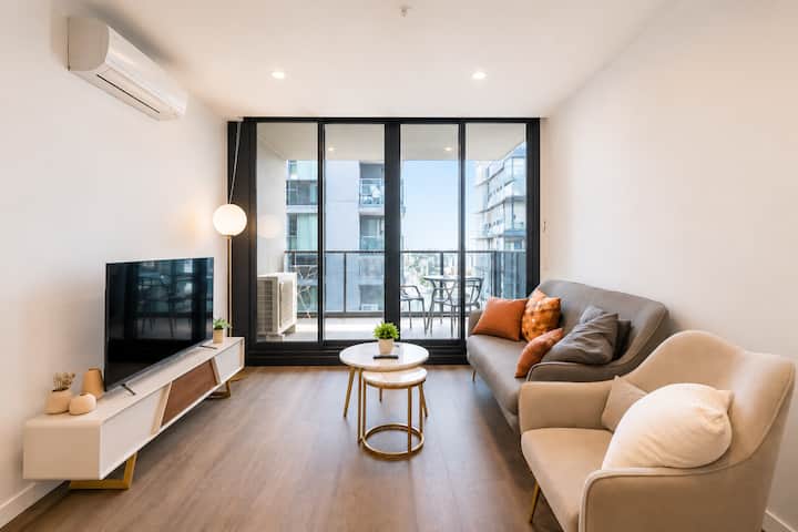 The Valley Edit | Designer Stay, Carpark + Pool - Brisbane