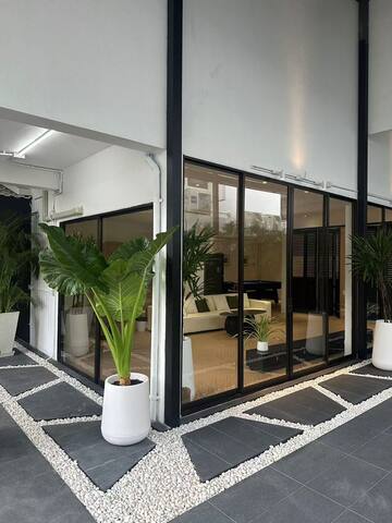 曼谷市中心私密四卧别墅 步行至牛仔街五分钟 gallery image 3