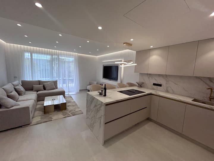 Luxury 3 Bed / 3 Storey Townhouse With 3 Pools! - Puerto Banús